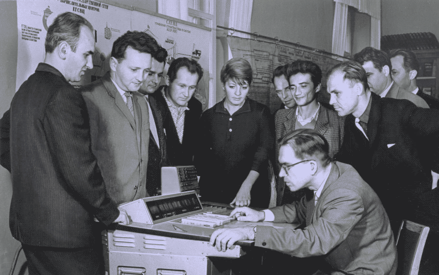 Prominy-Промінь small computer for engineers - developed in the Institute of Cybernetics led by Glushkov -- 1958-63